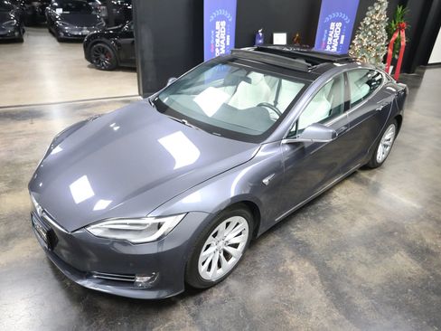 Used 2017 Tesla Model S 100D image 10