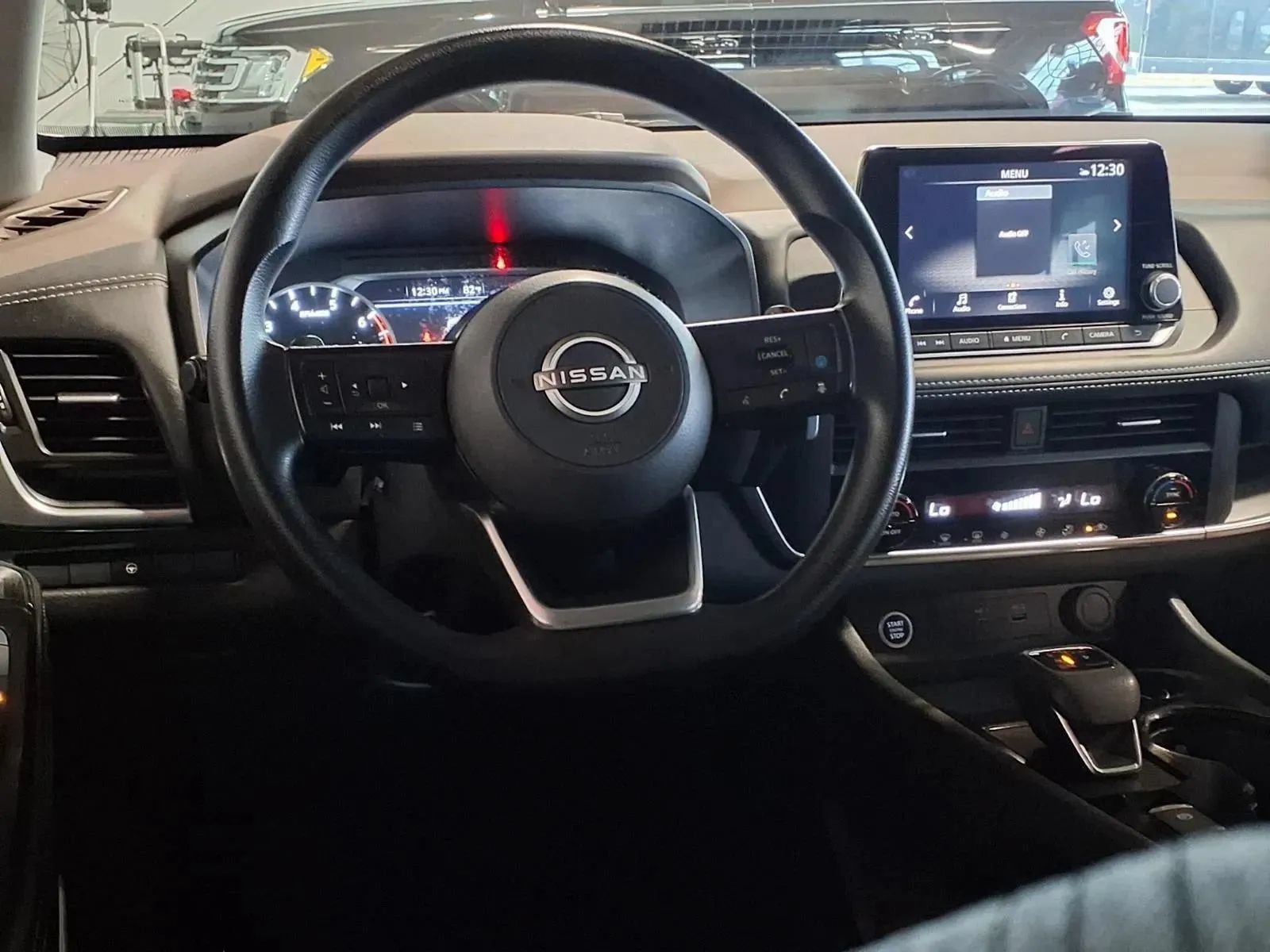 Used 2023 Nissan Rogue SV AWD/4WD image 14