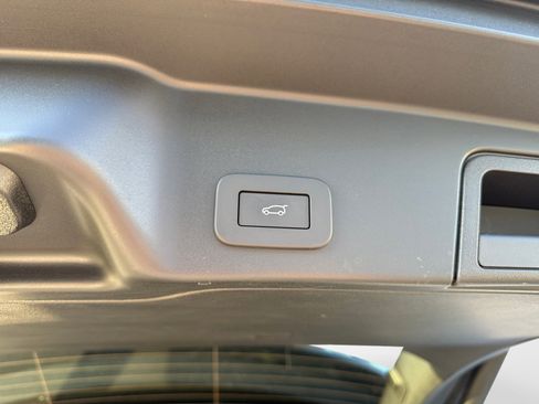 Certified 2026 Land Rover Range Rover Evoque Dynamic SE image 12