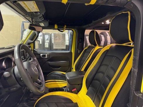 Used 2023 Jeep Wrangler Sport S image 5