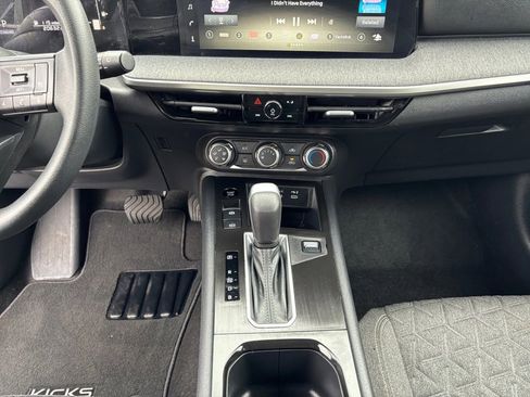 Used 2025 Nissan Kicks SV image 20