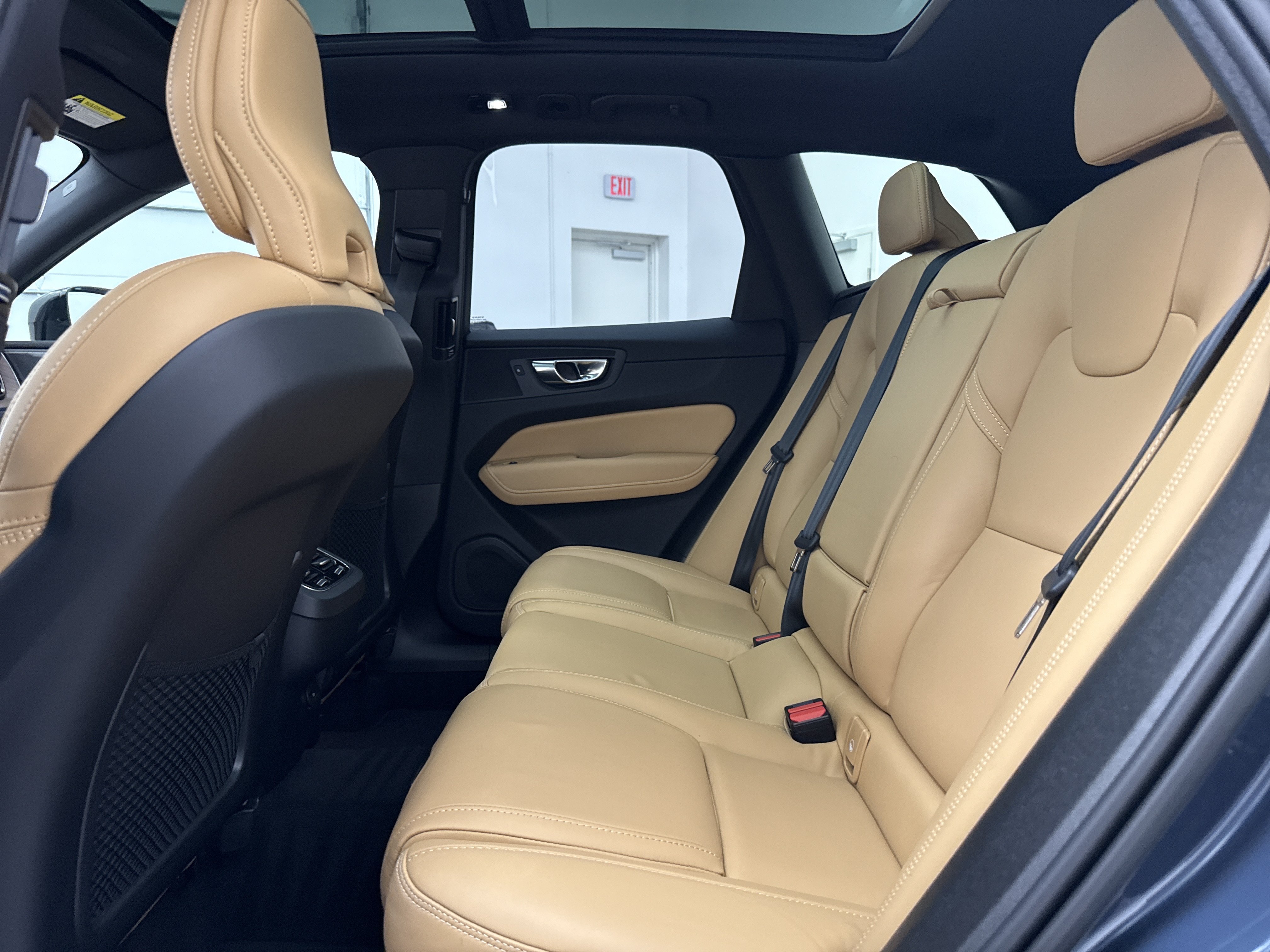 Certified 2024 Volvo XC60 B5 Ultimate w/ Protection Package Premier AWD/4WD image 25