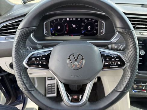 Used 2022 Volkswagen Tiguan SEL R-Line AWD/4WD image 16