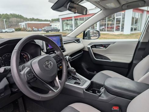 Used 2023 Toyota RAV4 XLE w/ Convenience Package image 13