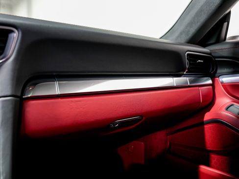 Used 2016 Porsche 911 Carrera 4S image 17