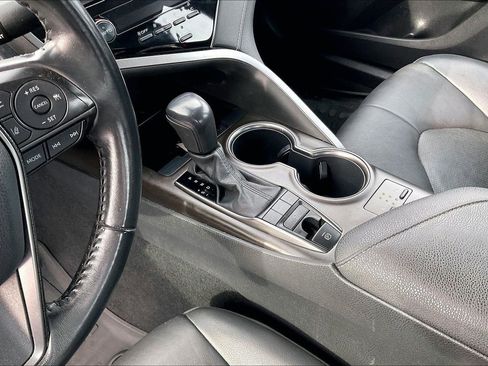 Used 2022 Toyota Camry XSE image 16