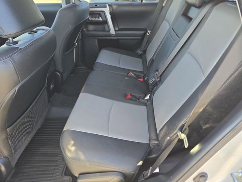 Used 2022 Toyota 4Runner SR5 Premium image 17