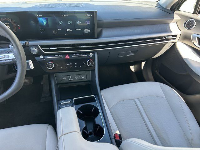 Used 2025 Hyundai Sonata SEL FWD image 17