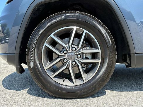 Used 2020 Jeep Grand Cherokee Limited image 36