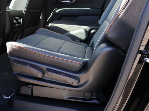 New 2026 GMC Yukon XL AT4 w/ AT4 Premium Plus Package AWD/4WD image 24