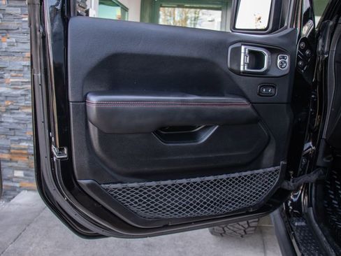 Used 2018 Jeep Wrangler Unlimited Rubicon image 9