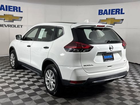 Used 2019 Nissan Rogue S image 3