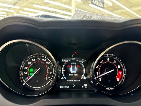 Used 2016 Jaguar F-TYPE R image 23