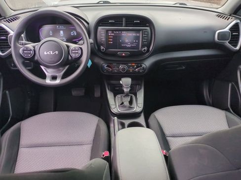 Used 2023 Kia Soul LX image 27