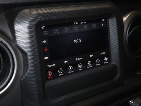 Used 2021 Jeep Wrangler Unlimited Sport AWD/4WD image 2