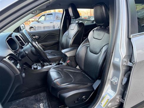 Used 2019 Jeep Cherokee Limited AWD/4WD image 15