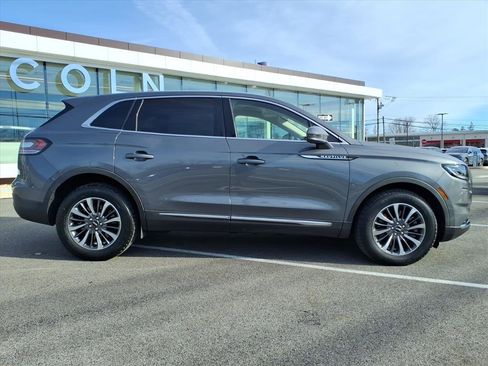 Certified 2022 Lincoln Nautilus AWD w/ Premium Package image 11