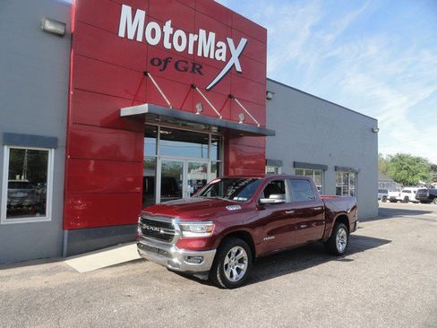 Used 2020 RAM 1500 Big Horn AWD/4WD image 1