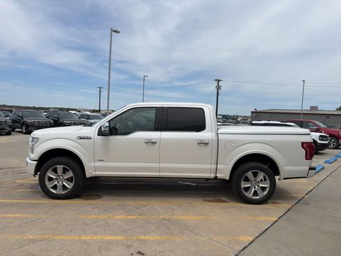 Used 2017 Ford F150 Platinum w/ Equipment Group 701A Luxury AWD/4WD image 4