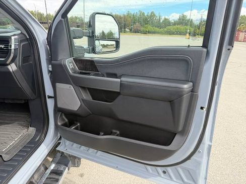 Certified 2025 Ford F450 Lariat w/ FX4 Off-Road Package AWD/4WD image 29