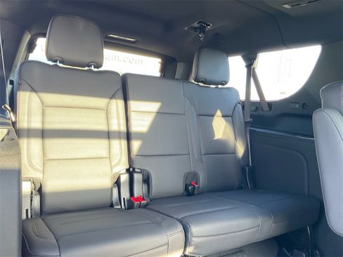 New 2025 Chevrolet Suburban High Country image 27