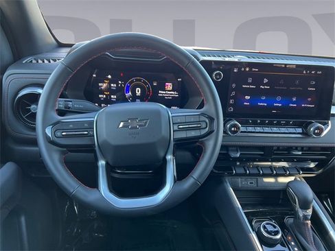 Used 2025 Chevrolet Colorado Z71 w/ Technology Package image 12