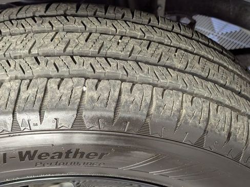 Used 2025 Jeep Wrangler Unlimited Sahara w/ Safety Group AWD/4WD image 9