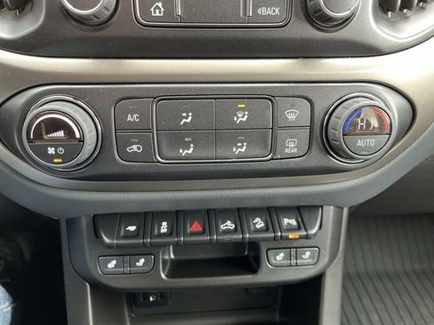 Used 2022 Chevrolet Colorado Z71 image 18