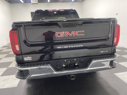 Used 2025 GMC Sierra 1500 SLT image 3