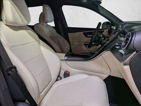 Used 2025 Mercedes-Benz GLC 350e 4MATIC image 20