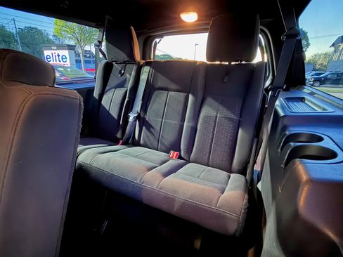 Used 2015 Ford Expedition EL XLT image 25