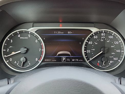 Used 2025 Nissan Sentra SV FWD image 10