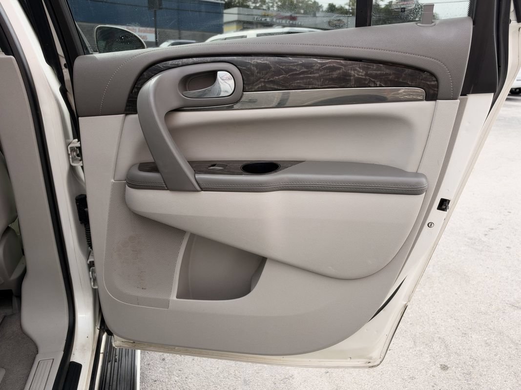 Used 2014 Buick Enclave Premium AWD/4WD image 25