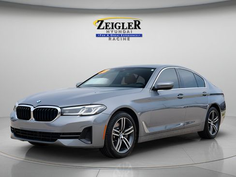 Used 2023 BMW 530i xDrive w/ Premium Package AWD/4WD image 3