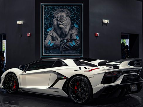 Used 2020 Lamborghini Aventador SVJ AWD/4WD image 7