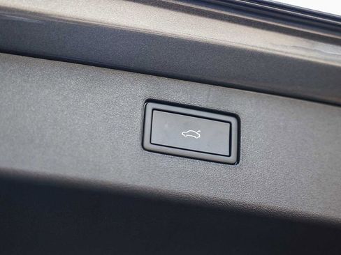 New 2026 Volkswagen Tiguan SE R-Line image 36