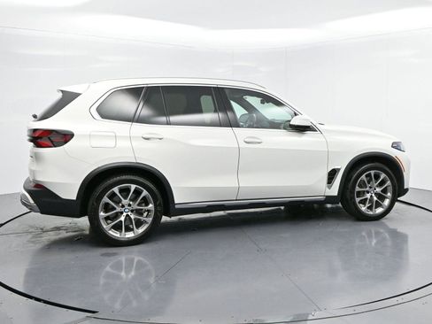 Used 2024 BMW X5 xDrive40i w/ Premium Package image 8