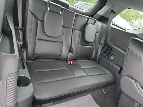 Used 2023 Ford Explorer XLT w/ Equipment Group 202A AWD/4WD image 9