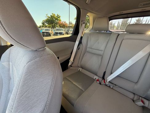 Used 2025 Nissan Rogue SV FWD image 41