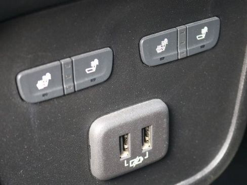 Used 2021 Chevrolet Equinox Premier FWD image 16