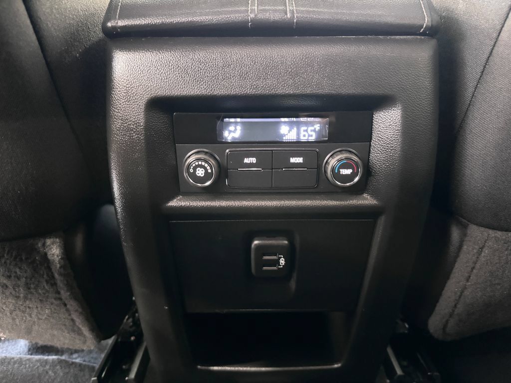 Certified 2023 Chevrolet Traverse LT AWD/4WD image 13