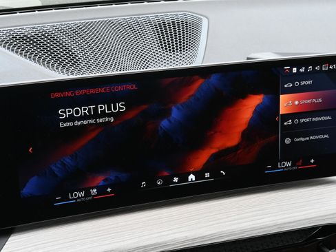 New 2026 BMW 330i Sedan w/ M Sport Package image 29