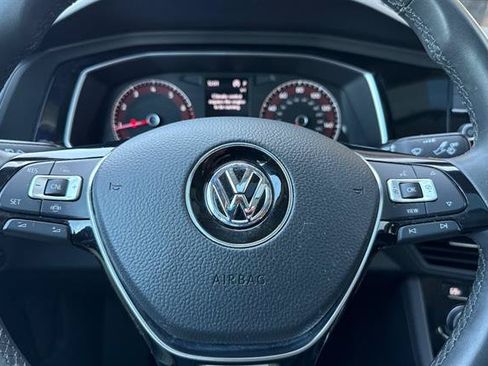 Used 2020 Volkswagen Jetta SE w/ SE Cold Weather Package FWD image 23