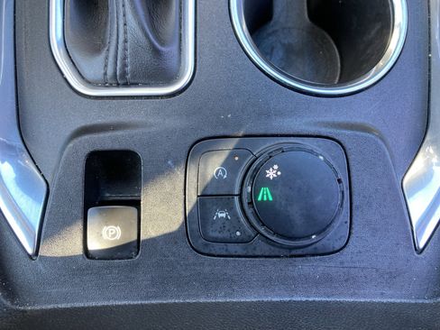 Used 2022 Chevrolet Traverse LT image 28