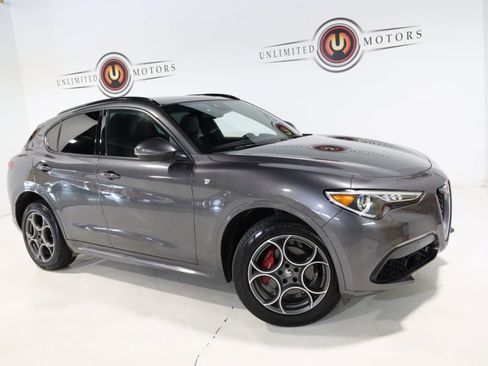 Used 2022 Alfa Romeo Stelvio Ti image 7