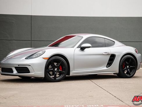 Used 2017 Porsche 718 Cayman RWD image 35