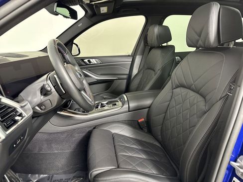 Used 2025 BMW X5 M60i w/ Climate Comfort Package image 5