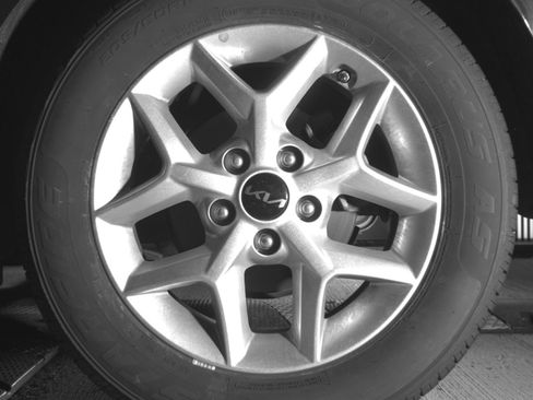 Used 2025 Kia Soul LX w/ LX Technology Package FWD image 14