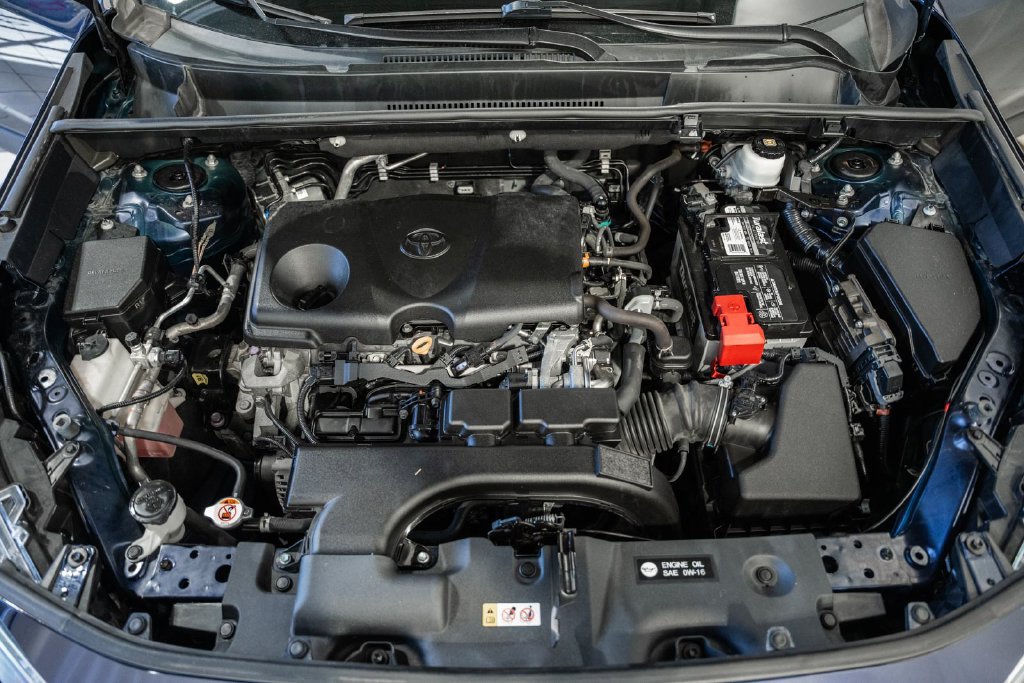 Used 2021 Toyota RAV4 XLE Premium FWD image 15