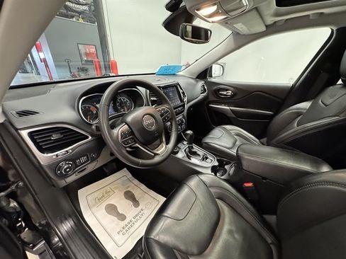 Used 2022 Jeep Cherokee Limited AWD/4WD image 23